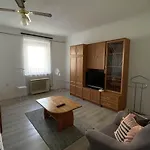 Feszek Apartmanhaz Апартаменты *