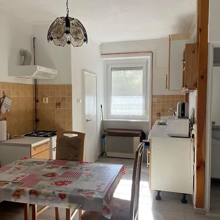 Feszek Apartmanhaz
