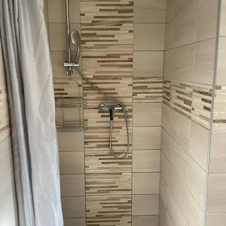 Feszek Apartmanhaz Daire *