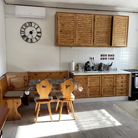 Daire Feszek Apartmanhaz *