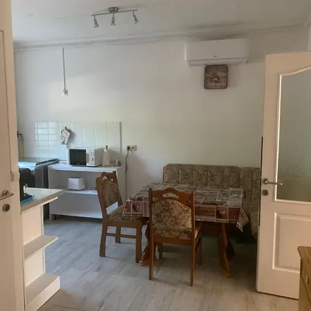 Feszek Apartmanhaz * Tapolca